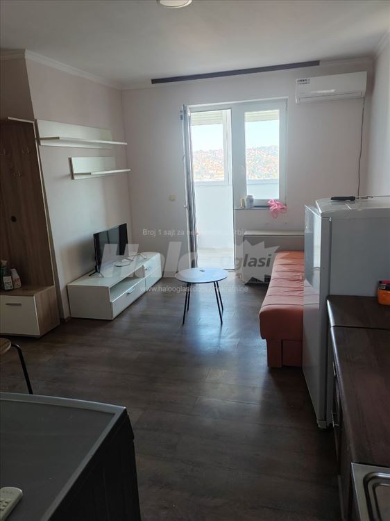 Izdajem stan Medak 3 — 9