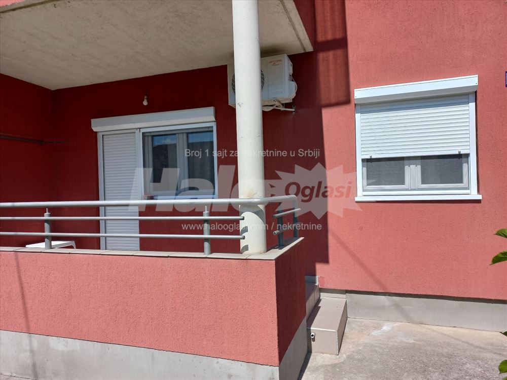 Izdajem stan — 3