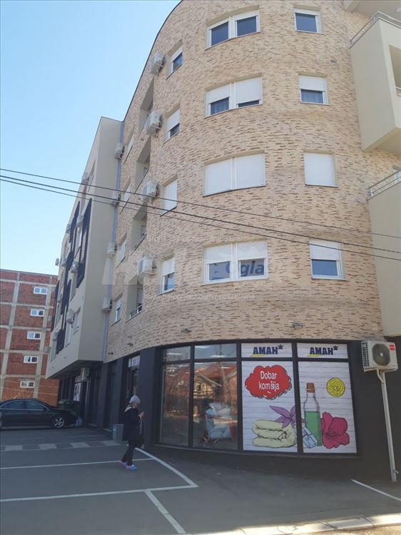 Izdajem stan — 2