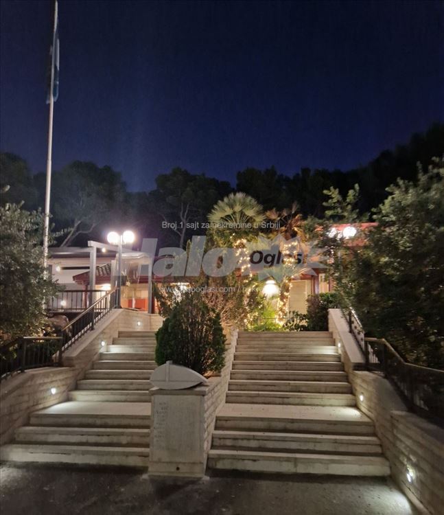 Izdajem stan — 12