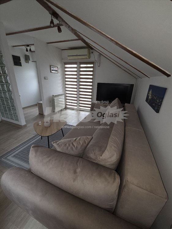 Izdajem stan — 10