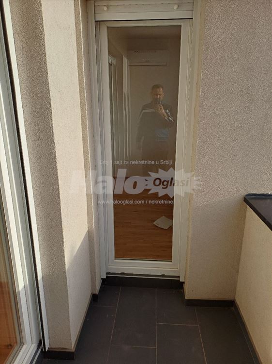 Izdajem stan na Altini — 5