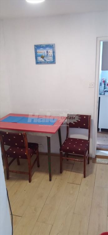 izdajem stan na Banjici — 11