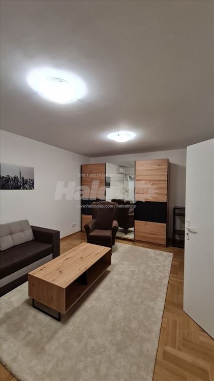 Izdajem stan na duži period, minimum godinu dana — 7