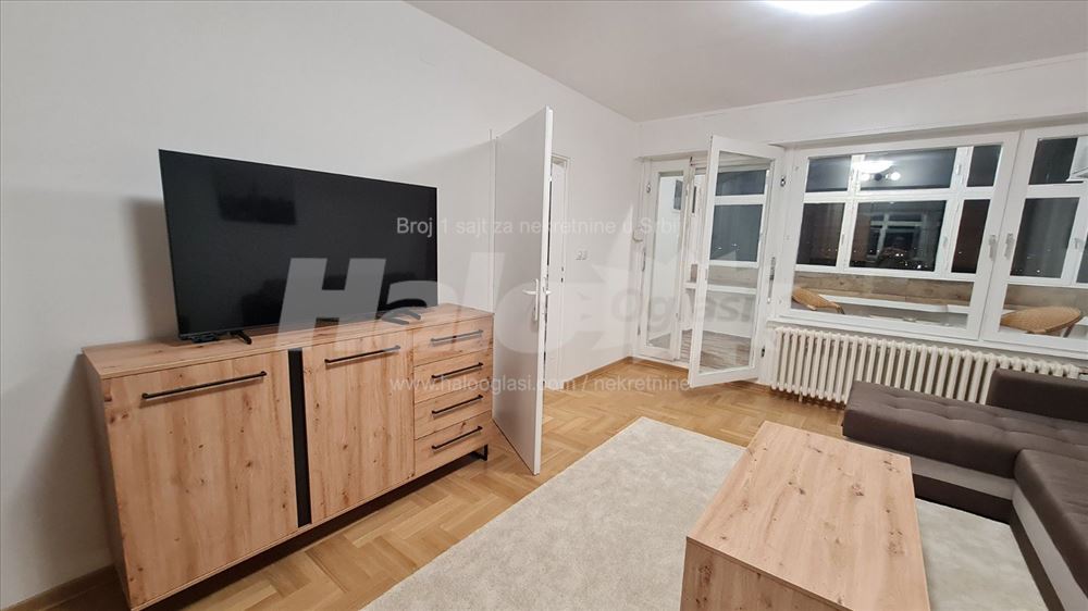 Izdajem stan na duži period, minimum godinu dana — 10