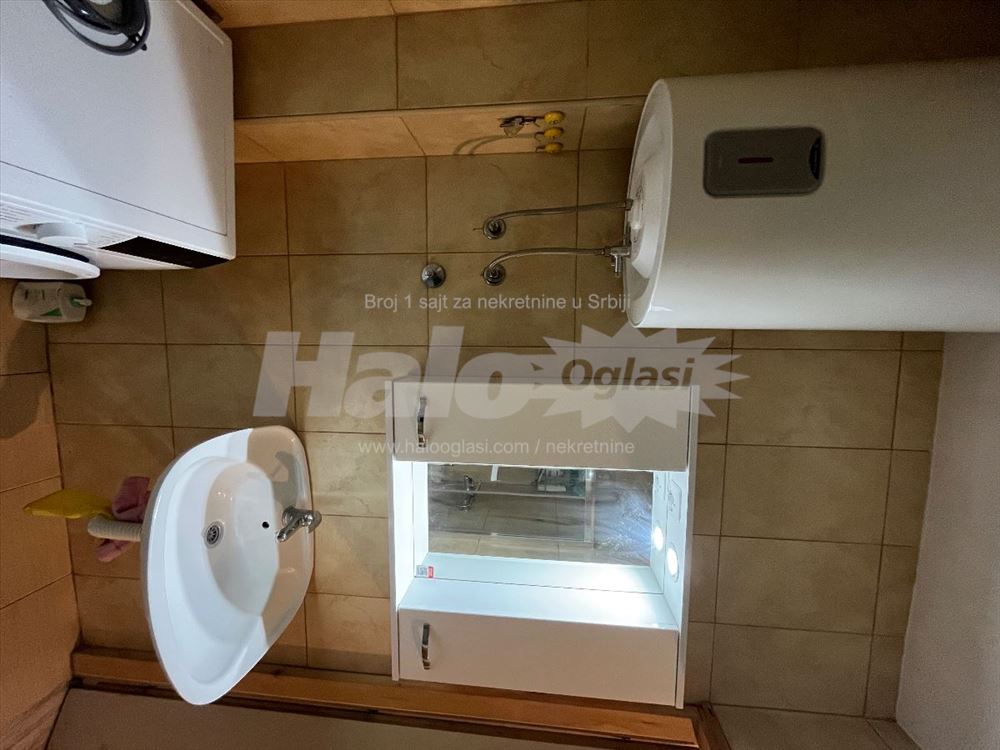 Izdajem stan na Fontani-Otona Župančića 12 — 12