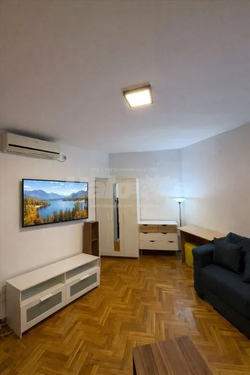 Izdajem stan na Kanarevom brdu 28m2 — 3