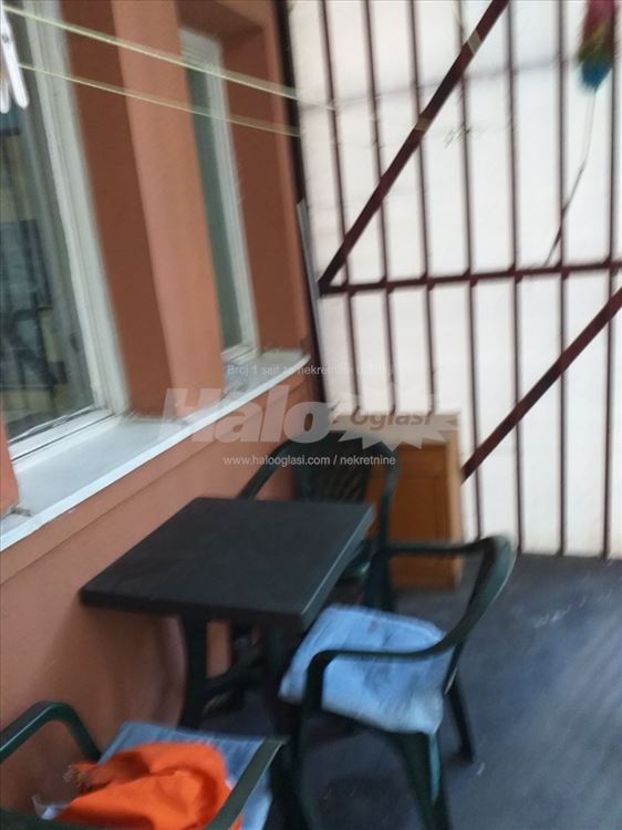 Izdajem stan na Karaburmi — 5