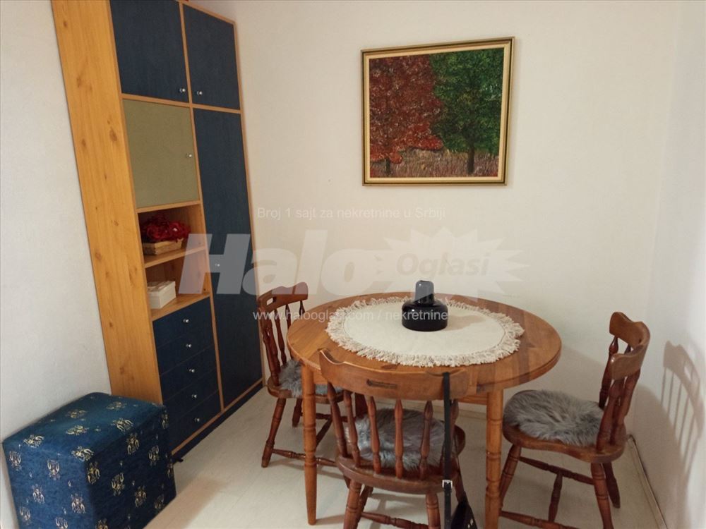 Izdajem stan na Karaburmi — 5