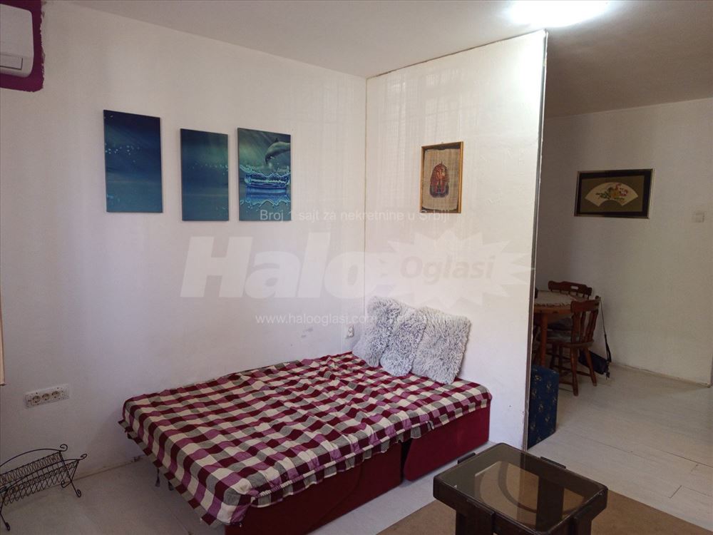 Izdajem stan na Karaburmi — 8
