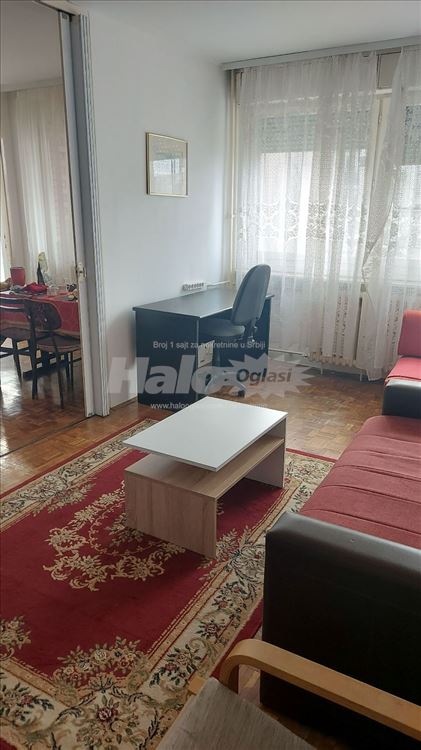 Izdajem stan na Novom Beogradu, Blok 61 — 11