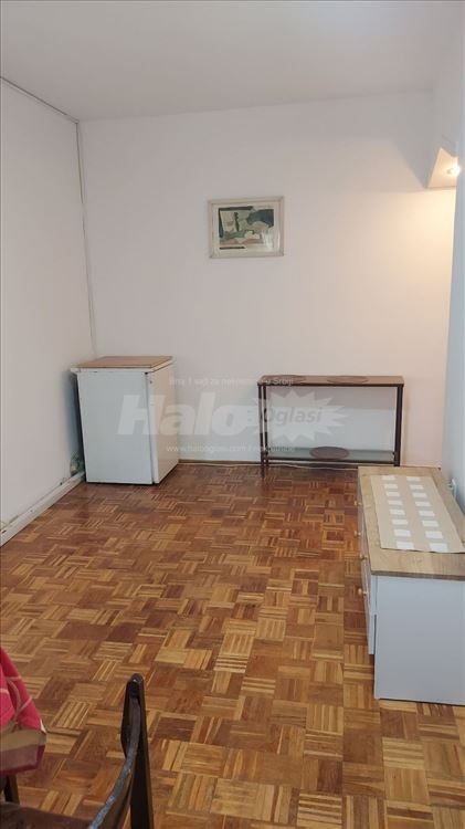 Izdajem stan na Novom Beogradu, Blok 61 — 14