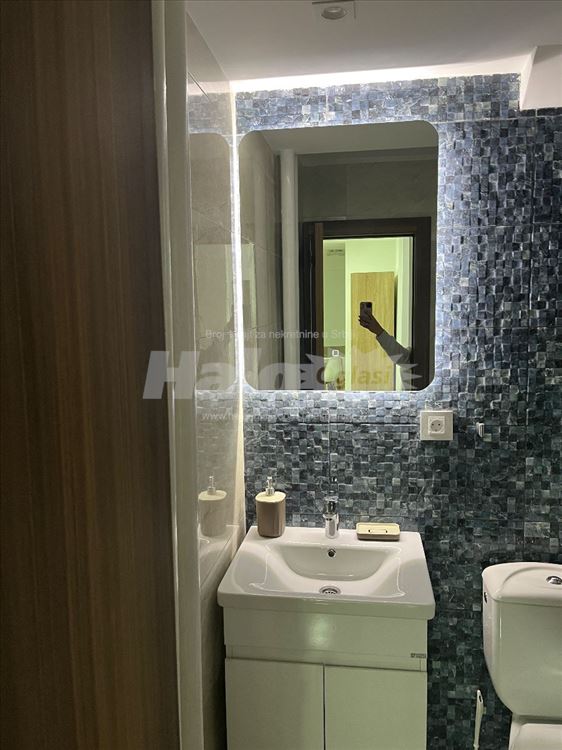 Izdajem stan na Novom Beogradu, kod Arene blok 30 — 8
