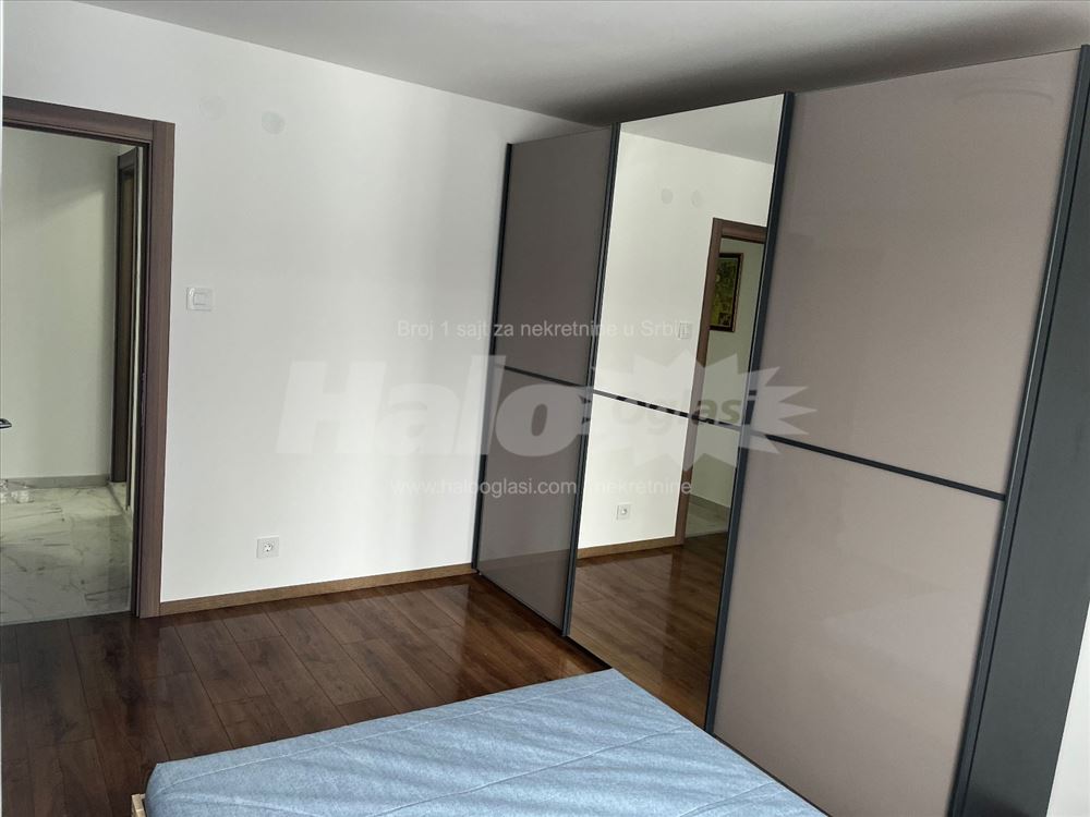 Izdajem stan na Novom Beogradu, kod Arene blok 30 — 12