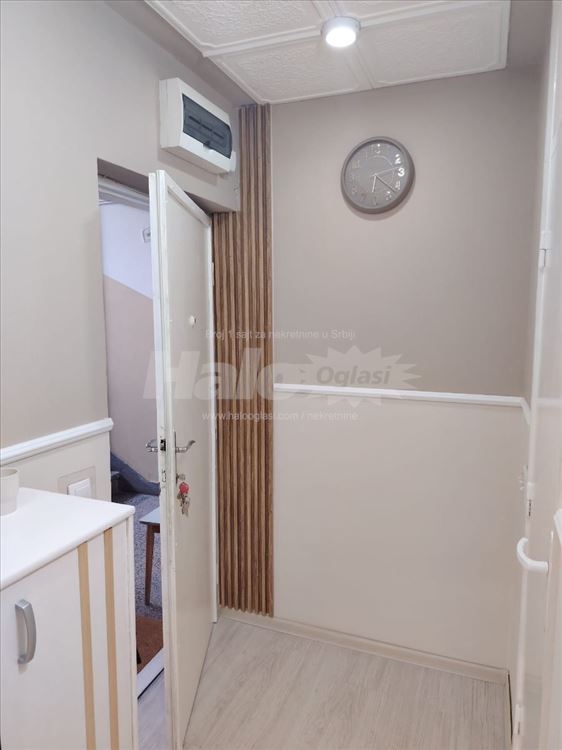 Izdajem stan na Novom Beogradu — 2