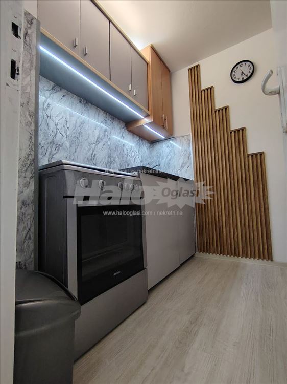 Izdajem stan na Novom Beogradu — 7