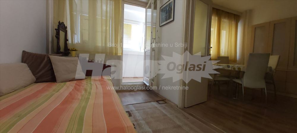 Izdajem stan na Novom Beogradu / Stari Merkator — 12