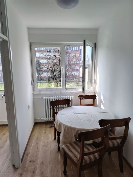 Izdajem stan na Novom Beogradu u Gramsijevoj — 9