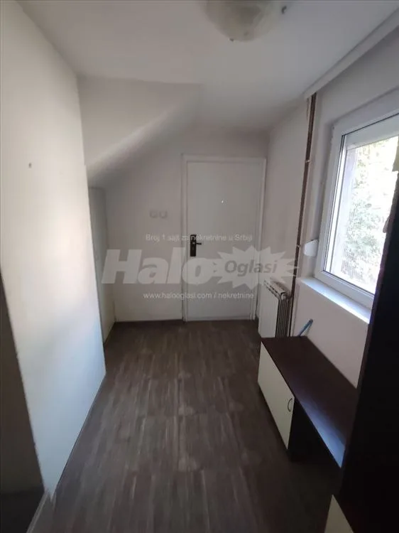 Izdajem stan na Radiofaru 330€ — 2