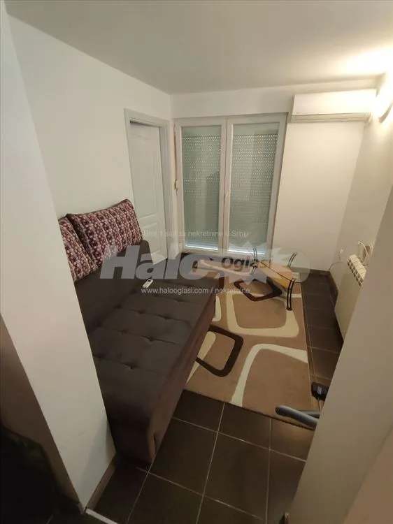 Izdajem stan na Radiofaru 330€ — 10