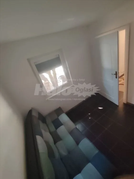Izdajem stan na Radiofaru 330€ — 12