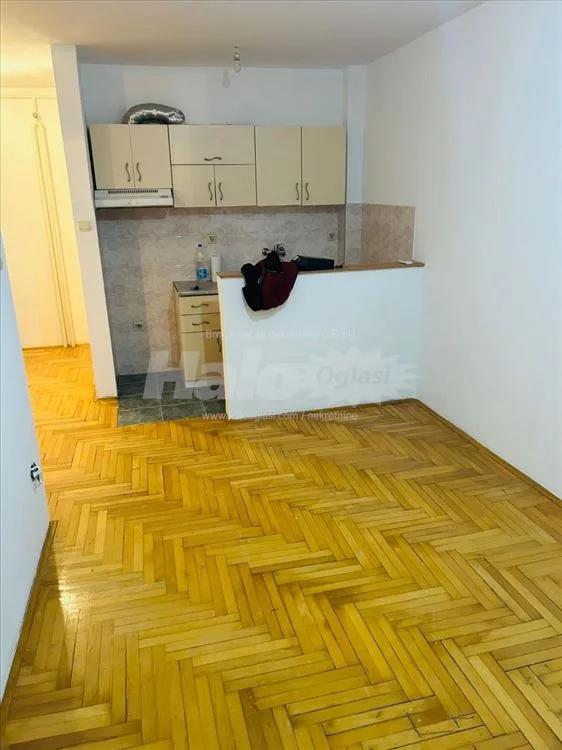 Izdajem stan na Vidikovcu — 2