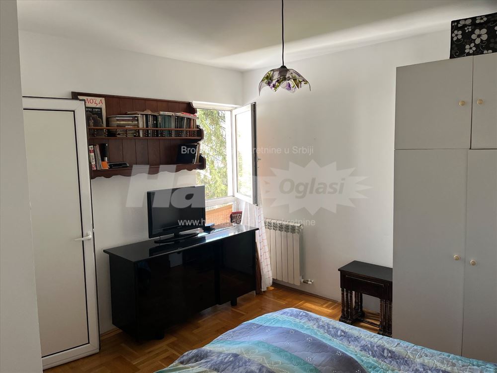 Izdajem stan na Vozdovcu, namesten 63m2 — 4