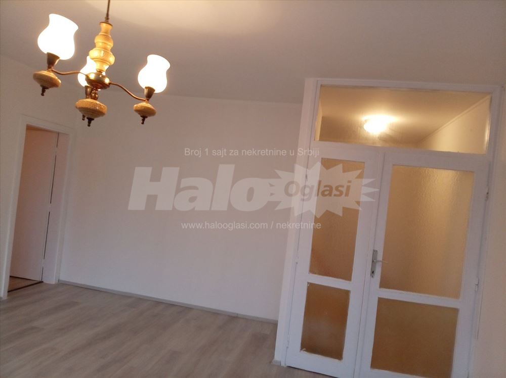 Izdajem stan, Novi Beograd, blok 45, 56 m2 — 4