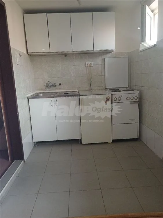 Izdajem stan od 40m2 — 2