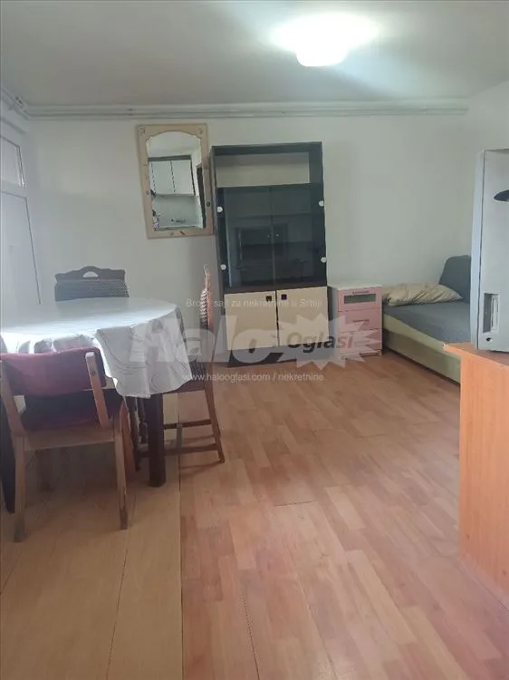 Izdajem stan od 40m2 — 3