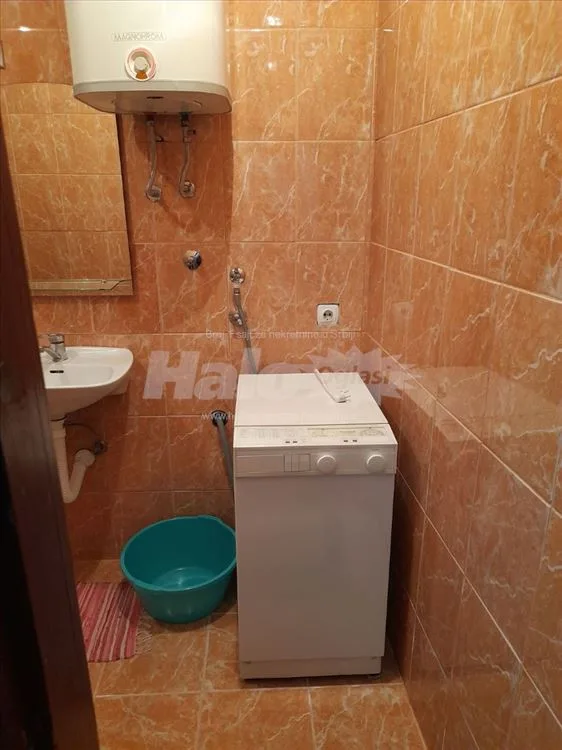 Izdajem stan od 42m2 u Surčinu, tel: 069/150-9280 — 5