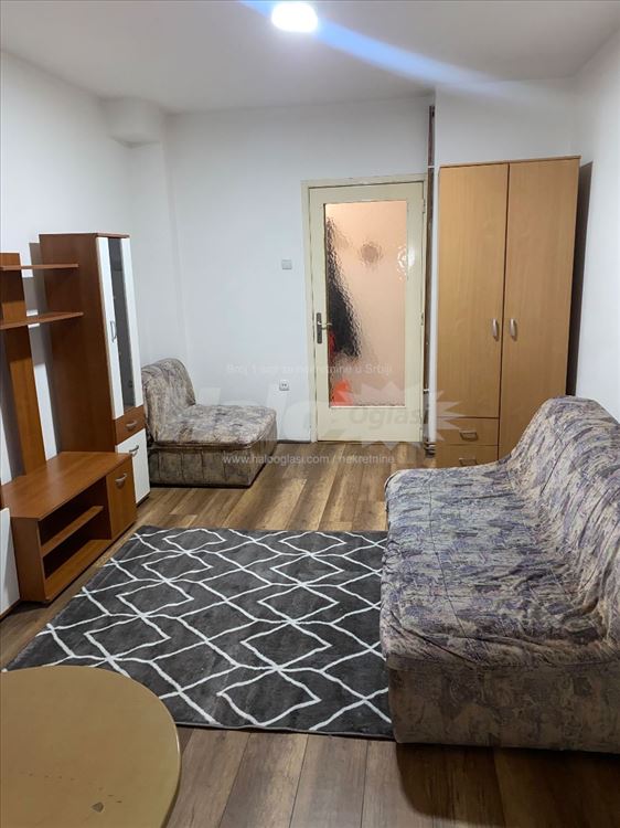Izdajem stan Preševska 77,Beograd,42m2 — 3