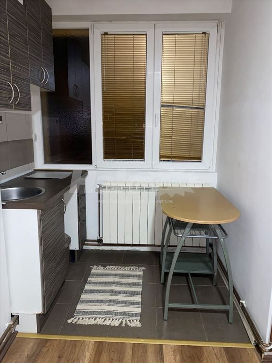 Izdajem stan Preševska 77,Beograd,42m2 — 4