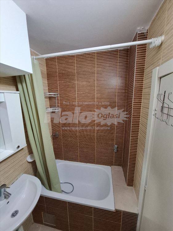Izdajem stan preko puta Farmaceutakog fakulteta — 5