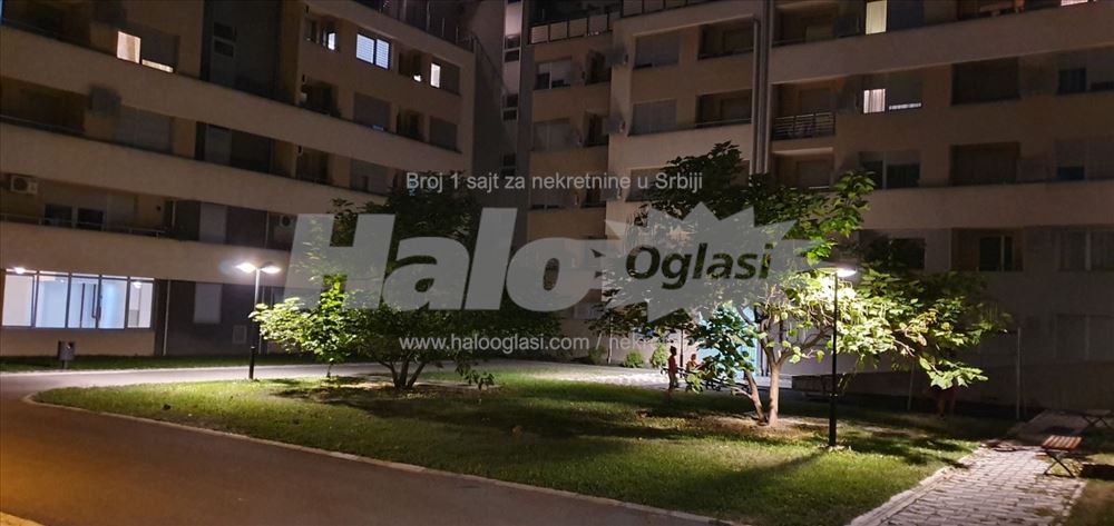 Izdajem stan sa garažnim mestom Alpha City — 13