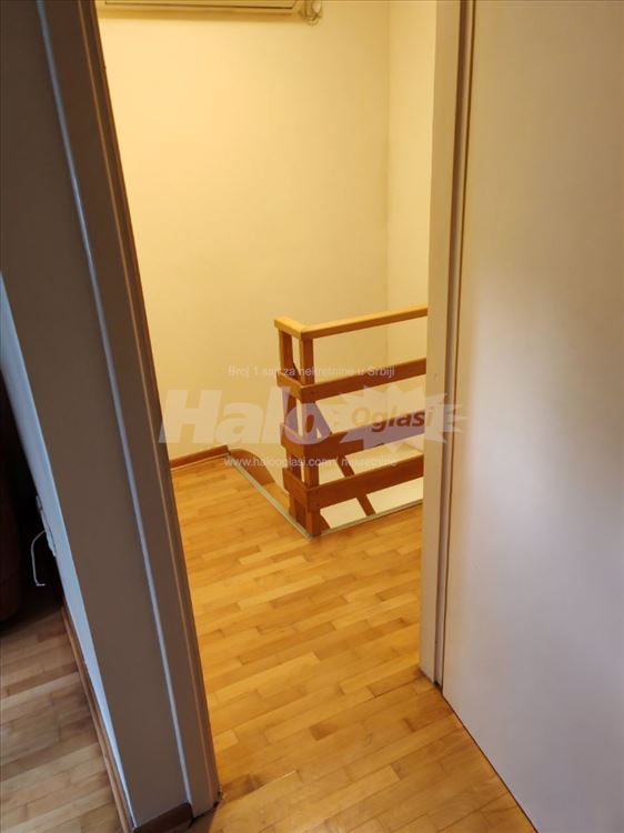 Izdajem stan u Žarkovu — 8