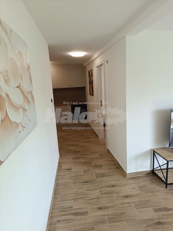 Izdajem stan u batajnici 59 kvadrata — 4