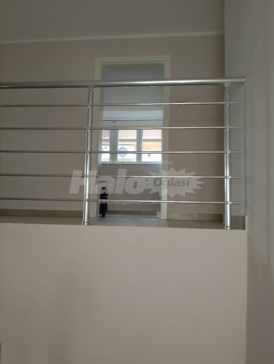 Izdajem stan u Batajnici na odlicnoj lokaciji — 12