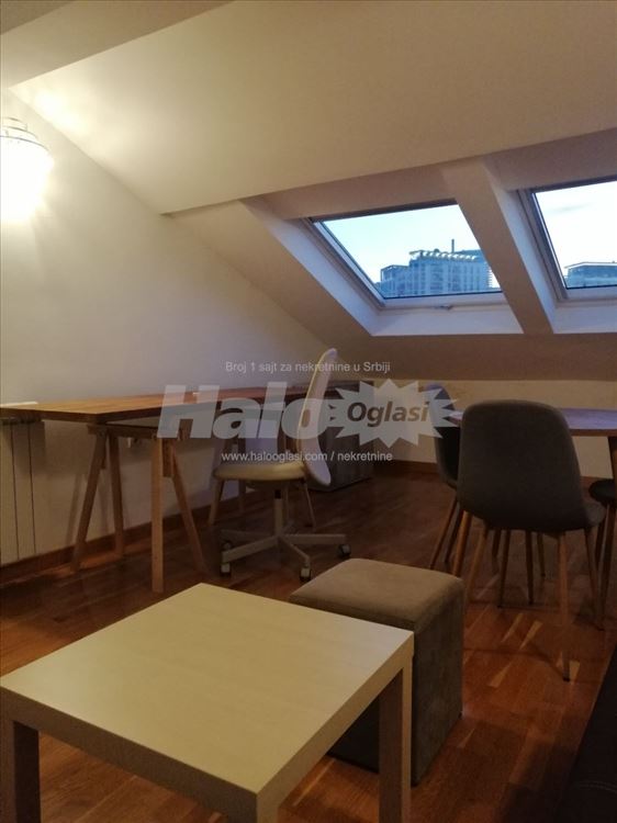Izdajem stan u Beogradu — 12