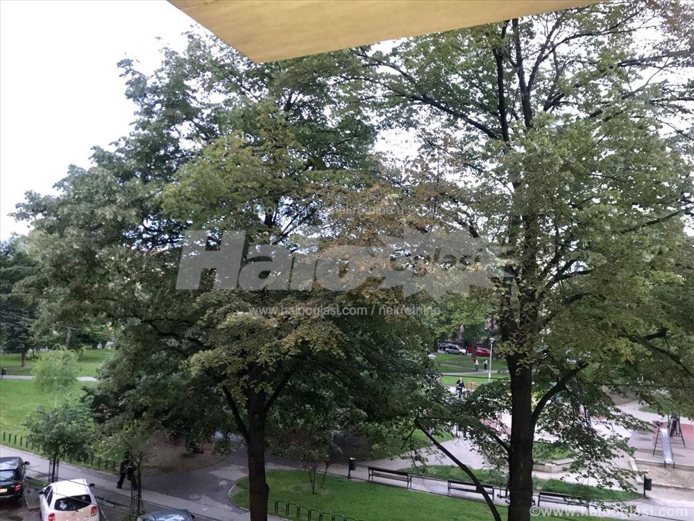 Izdajem stan u Beogradu, Vračar — 14