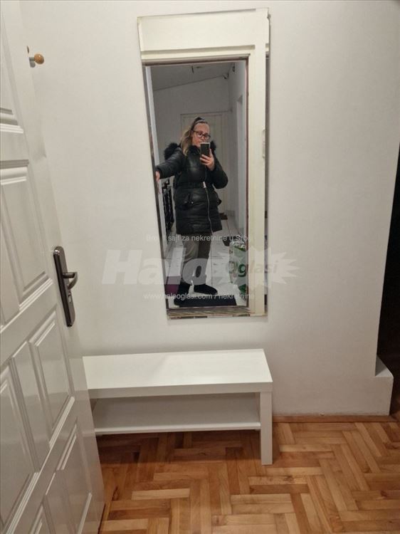 izdajem stan u blizini Vukovog spomenika — 2