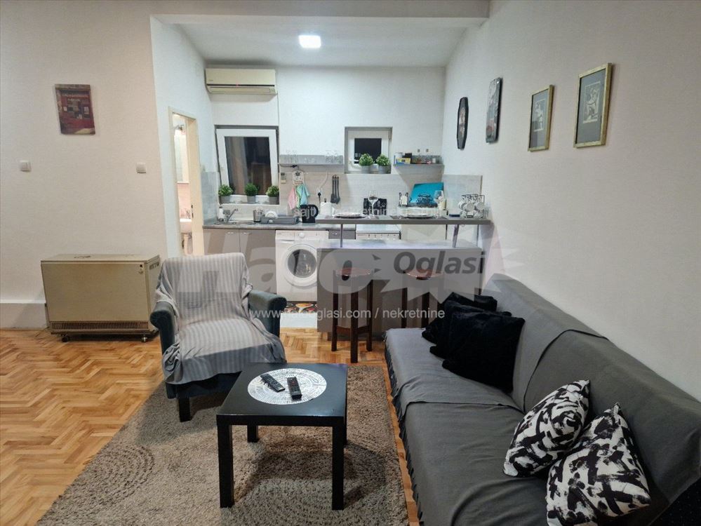 izdajem stan u blizini Vukovog spomenika — 12