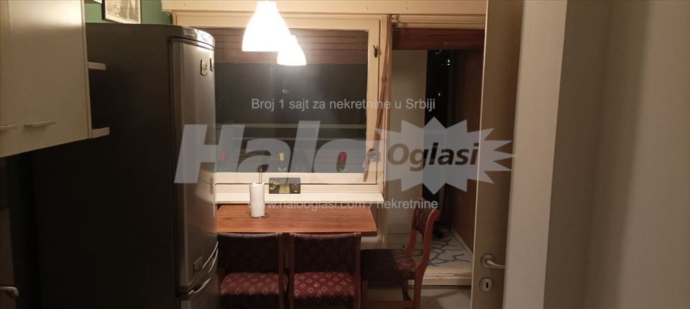 Izdajem stan u bloku 45 — 6