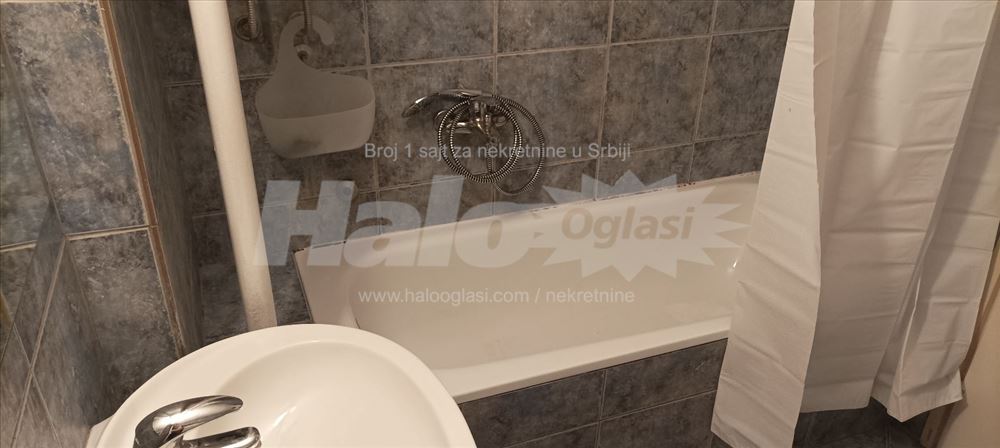 Izdajem stan u bloku 45 — 8