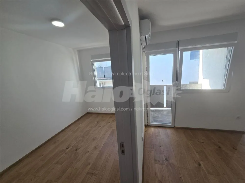 Izdajem stan u Borči, JNA, 45m2 — 3