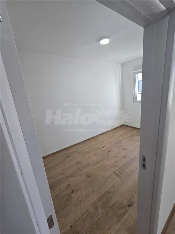 Izdajem stan u Borči, JNA, 45m2 — 5
