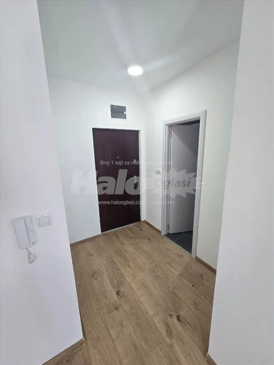 Izdajem stan u Borči, JNA, 45m2 — 7