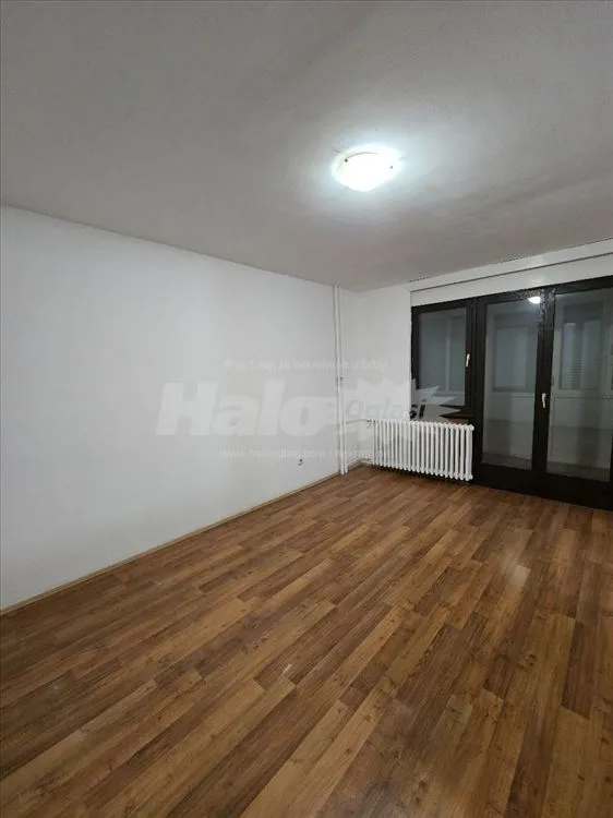 Izdajem stan u Borči. 39m2 + 7m2 terasa — 2