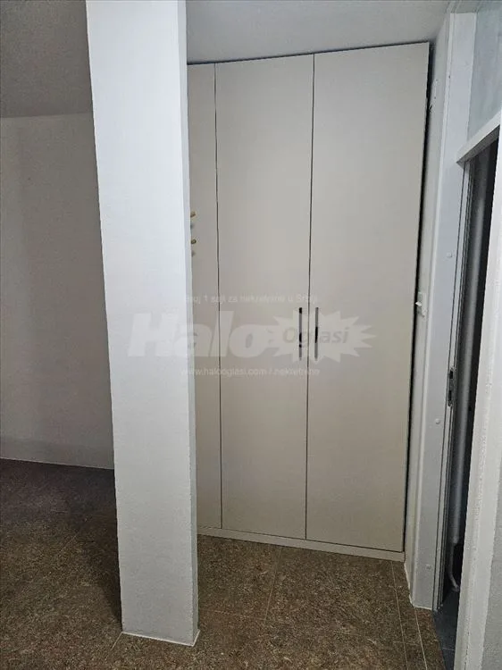 Izdajem stan u Borči. 39m2 + 7m2 terasa — 6