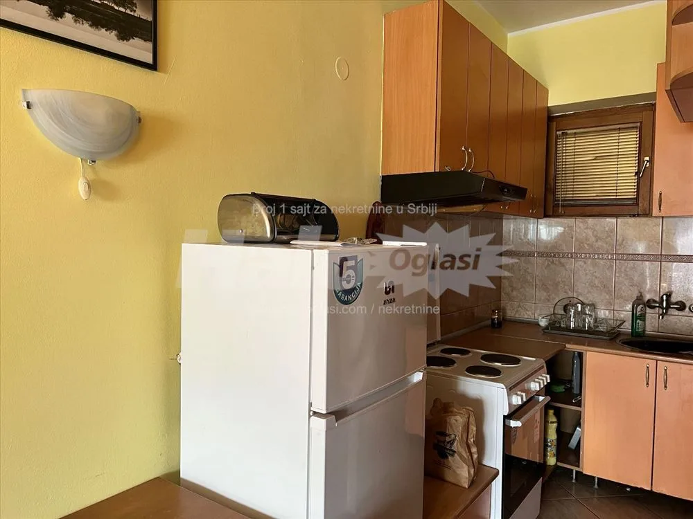 Izdajem stan u Borči — 3